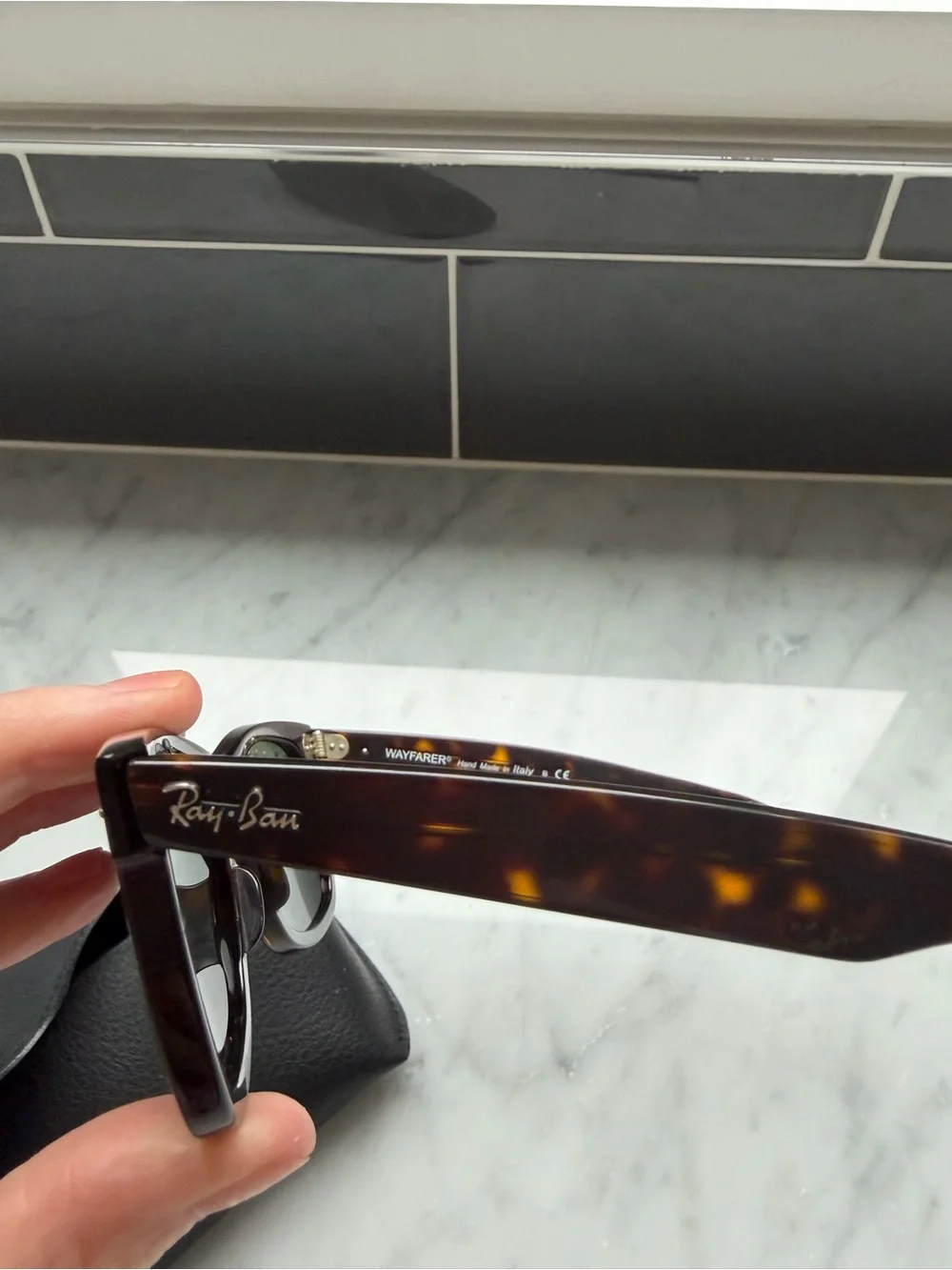Ray-Ban image shows